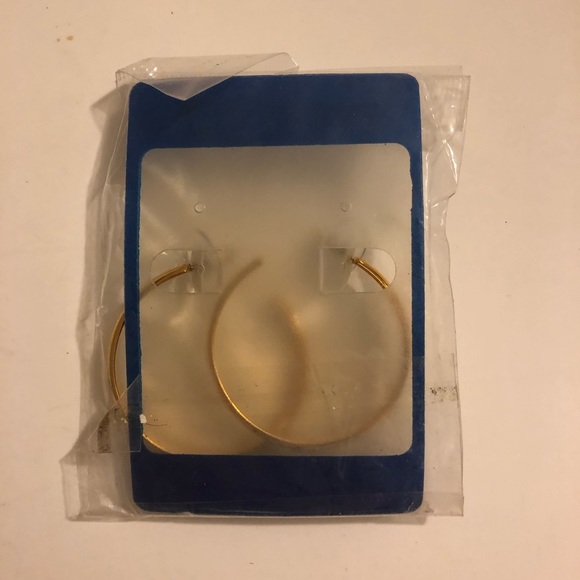 Golden hoops earrings - Picture 2 of 2